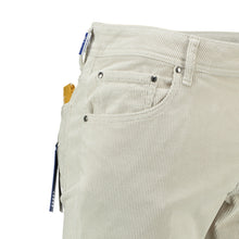 Afbeelding in Gallery-weergave laden, JACOB COHEN JEANS NICK SLIM 3653-A81 RIB OFF WHITE
