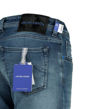 Afbeelding in Gallery-weergave laden, A JACOB COHEN JOGJEANS NICK (J622) slimfit ART.NR. 3588-360

