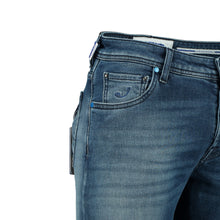 Afbeelding in Gallery-weergave laden, A JACOB COHEN JOGJEANS NICK (J622) slimfit ART.NR. 3588-360
