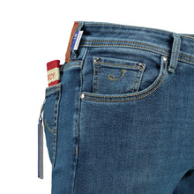 Afbeelding in Gallery-weergave laden, JACOB COHEN JEANS NICK (J622) slimfit ART.NR. 3621-334D
