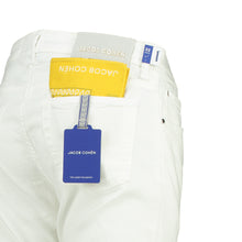 Afbeelding in Gallery-weergave laden, JACOB COHEN JEANS NICK (J622) WHITE slimfit ART.NR. 3633-A00
