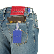 Afbeelding in Gallery-weergave laden, A JACOB COHEN JEANS NICK (J622) slimfit ART.NR. 3870-349
