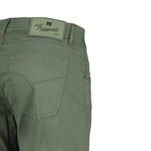 Afbeelding in Gallery-weergave laden, B Marco Pescarolo slimfit 5 pocket army green 4501-15
