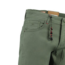 Afbeelding in Gallery-weergave laden, B Marco Pescarolo slimfit 5 pocket army green 4501-15
